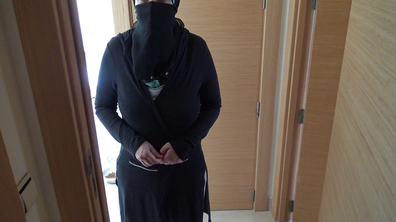 Souzan Halabi: Pervertito inglese scopa la sua matura cameriera egiziana con l'hijab