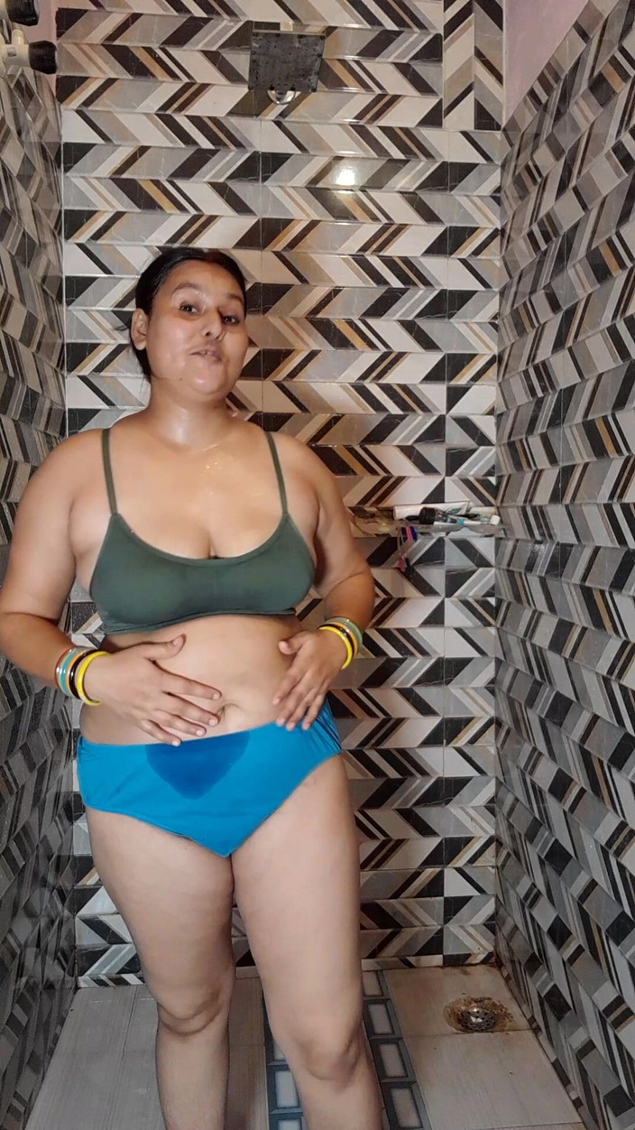 Puja555: Delicioso puja bhabhi cuarto de baño