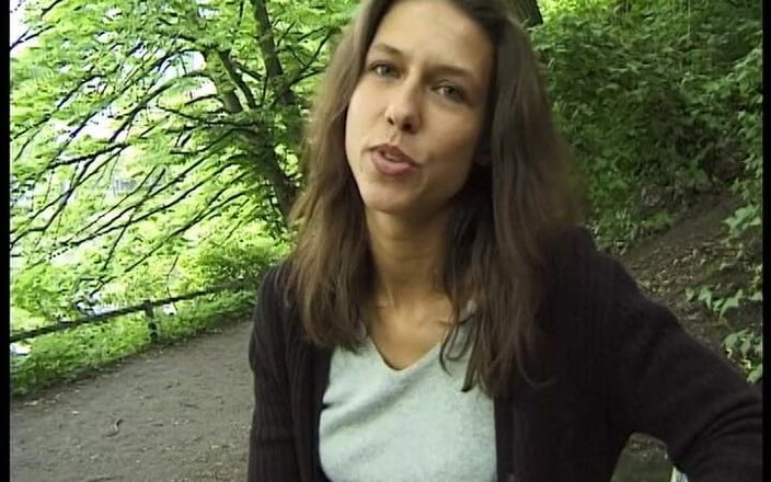 YOUR FIRST PORN: Honig Bienchen 3 - Martina en Stiefeletten - Honey Bees 3 - Martina en botines