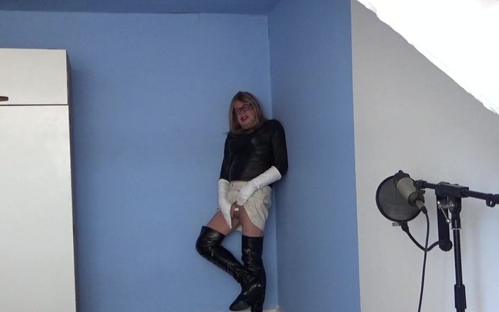 Leather Kirsten: Гра в шкірі