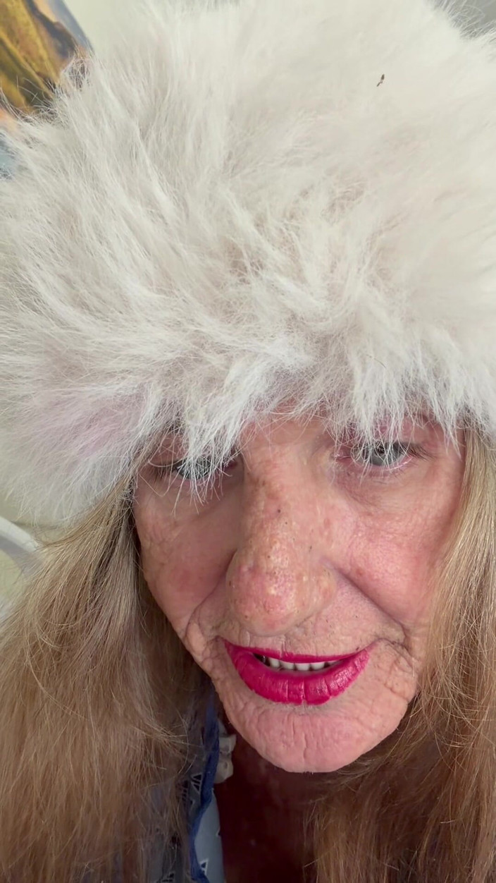 Lizzy Yum: Lizzy Yum Status Update 7