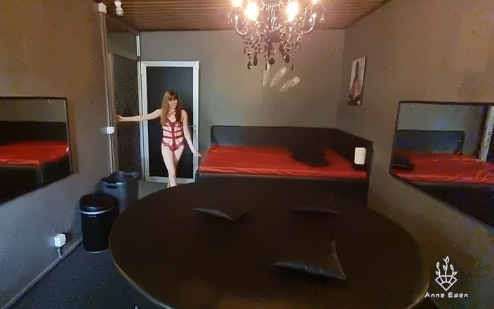 Anne Eden: Swinger Club sex i karusellsäng !!