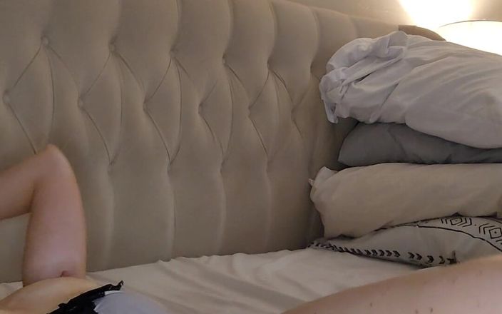 American Blonde Wife: Eu não conseguia adiar pensando em você me assistindo.