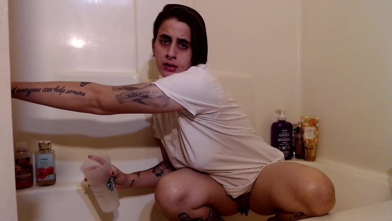 Abby Anna: Дражнити мокру футболку