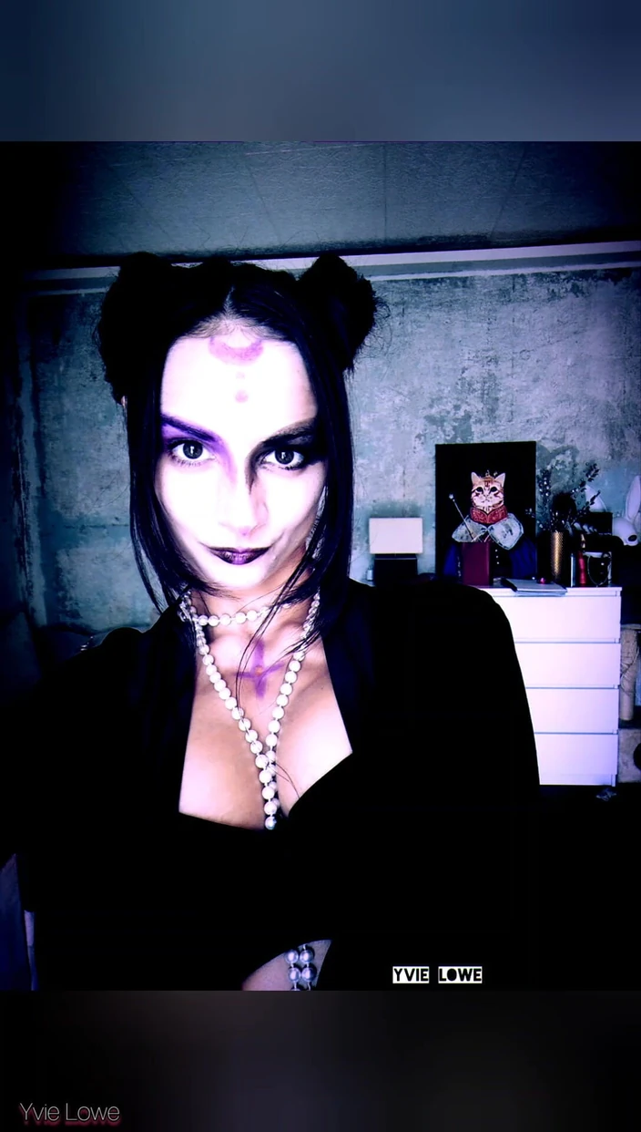 Yvie Lowe: Goth Chick Dance for Me - Requested Dance Clip