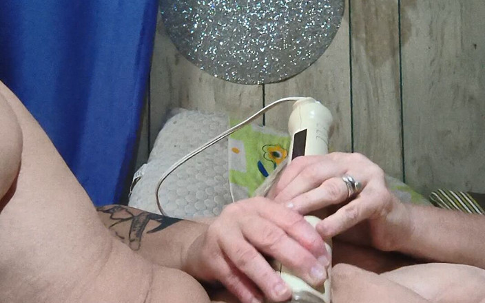 HerculesnVENUS: Those Pulsing Vibrations Are so Loud She Cums Roudy