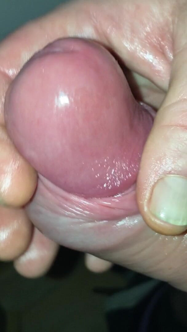 Foreskinguy: Polla larga y bombeada de prepucio con corrida