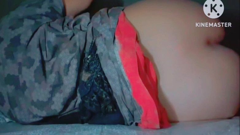 TricolorMusic3: フルデシ・バービー、楽しくて熱くて美しいセクシーなビデオを、あなたのとても熱くて優しい体を撫でて刺激を味わうホットなコンプレゼンス