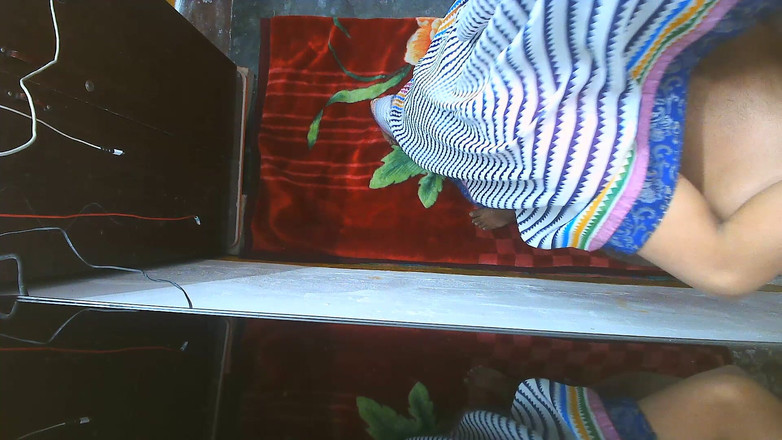 Busty Banuu: Servitoare perversă