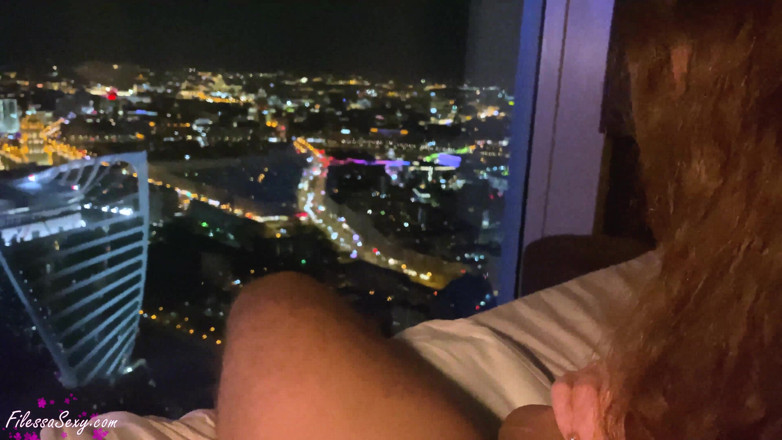 Filessa: Sexy přítelkyně smyslně saje ptáka a šuká u okna