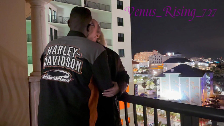 Venus Rising_Hotwife: Grande cazzo nero motociclista alleva sposata miLF PAWG
