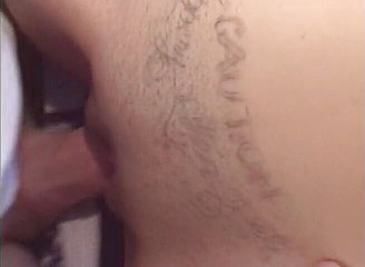 Analiscius: आकर्षक कमसिन की बड़े मर्द द्वारा गांड चुदाई की जाती है