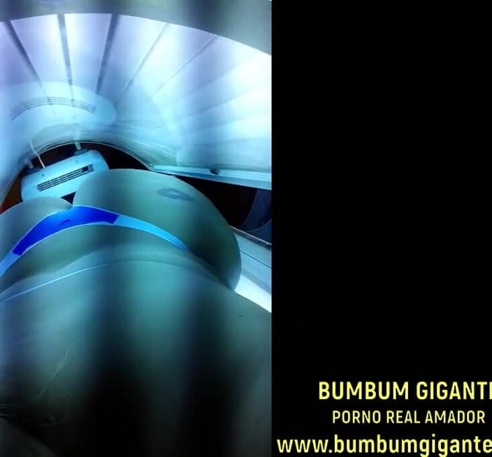 Camargo Hotwife: In the tanning machine showing off
