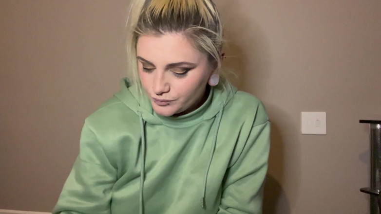 EeveeXo: Girl Gets Sad and Ruins Diet by Pigging Out and...