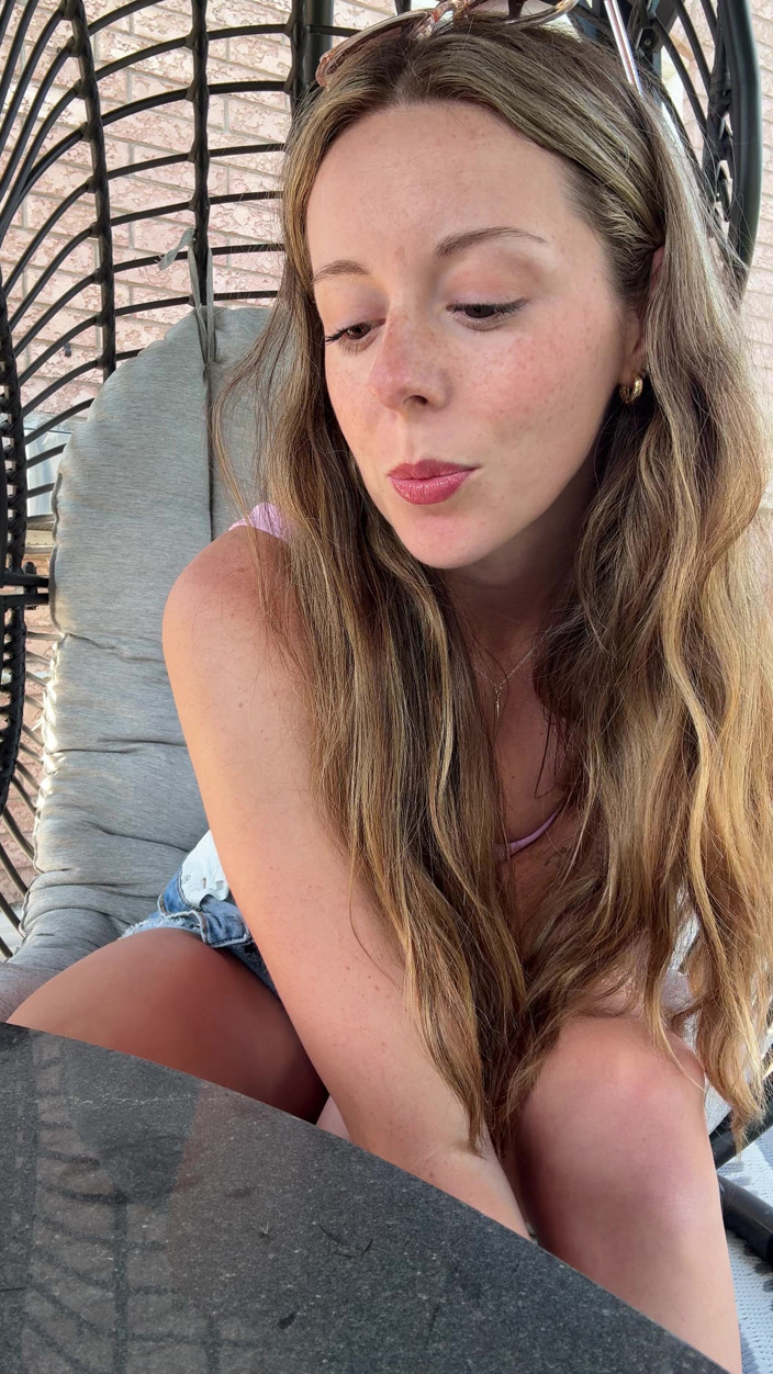 Nadia Foxx: Backyard Orgasm!