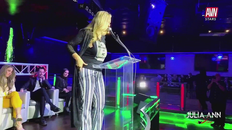 Julia Ann: Мой финал жареной Avn!