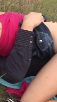 Молоді люблять смоктати і трахати величезні члени, секс-кліп