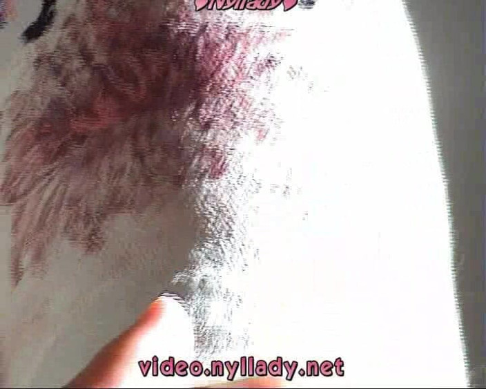 Nyllady: Gioco con le mie gambe ed le calze di nylon