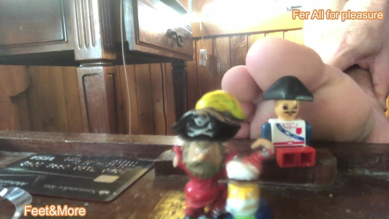 Fer All for pleasure: ジャイアントは彼の足を使う