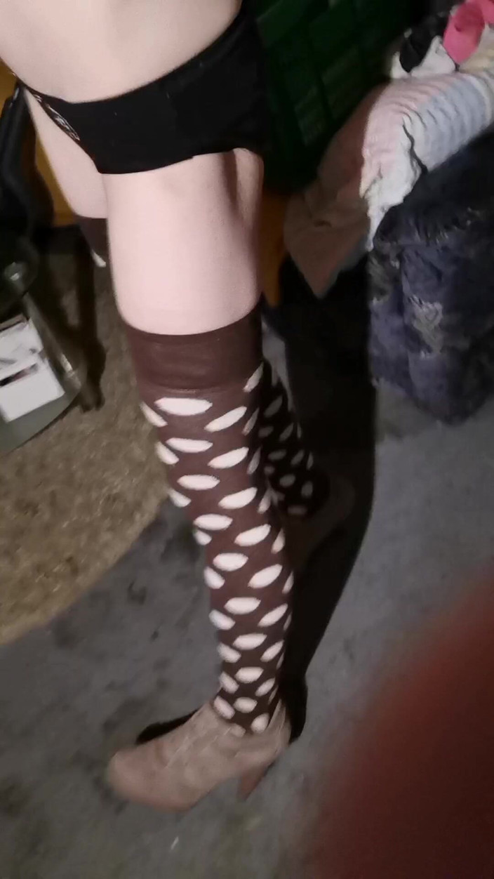 Dominique 4: Tôi mới