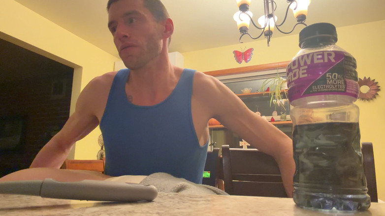 Alpha stud 4 u: Apleacă fata emo peste bucătărie. Scaun în Bucătărie Bright Airy Vorbe...