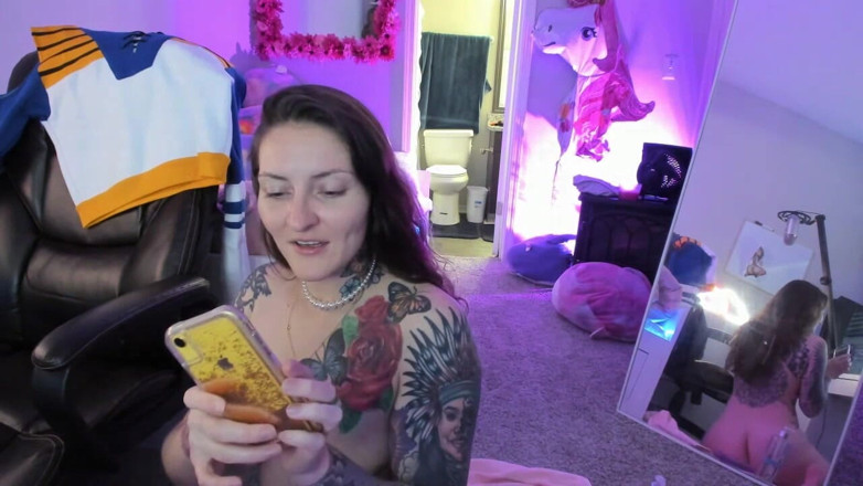 Twerking Elle: Playing in All My Holes