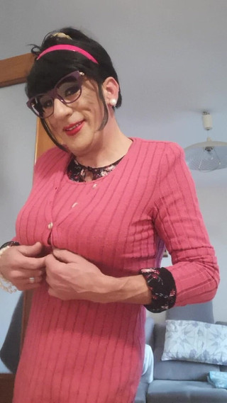 Yusti: Crosddosser przed lustrem dotyka mnie