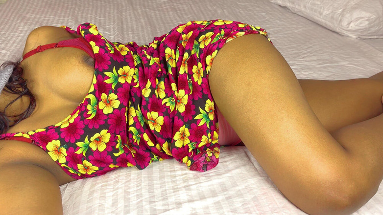 Aathiyaa: Moje nevlastní sestra chce, abych jí každý den lízal kundičku