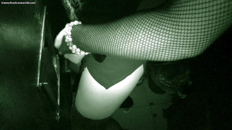 Tranny 4 cock: Night shot - gloryhole - escapadas 1