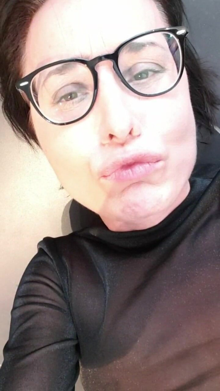 JulieEroticDress: Mikf Spritzt Wild Herum