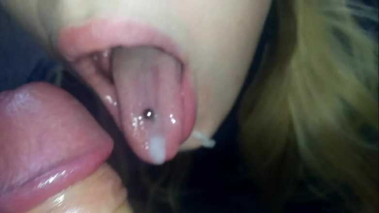 Sweet Hot mouth: Sucking sweetly on his big cock my throat is flowing