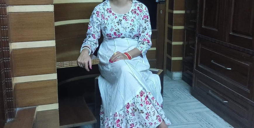 Saarabhabhi6: Hintçe seks hikayesi rol oyunu - üvey erkek kardeş sadece saara yengeyi...