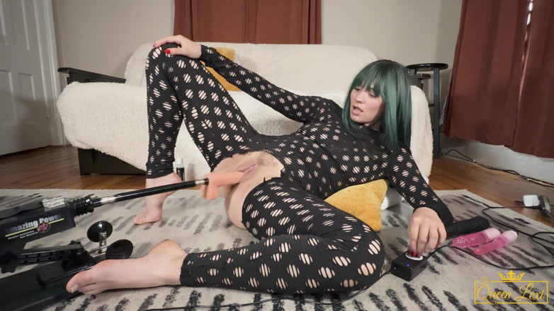 The Queen Lexi: Ragazza Gotica Usa La Macchina Del Sesso E Squirting Teaser