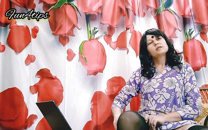 Bolly Karma: Bú cu trong khi vú khoe hàng