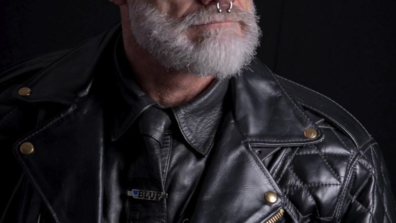 MusclesCigarsFFPig: Strap-on Leder Papi