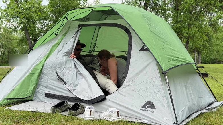 Mya Lane: Soția vrea să fie urmărită futându-se în parc