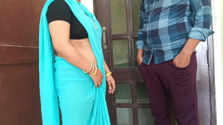 YOURAMRITA04: 久しぶりのかわいいインドのバビとデバーファック、彼女は新婚の主婦で、口の中でペニスをしゃぶって接写ファックしました