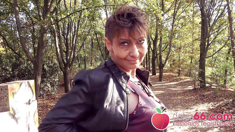 Dates66: Ošklivá německá MILFka ošukaná náhodným cizincem!