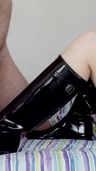 10 Cumshots on Hunter Boots (compilation)