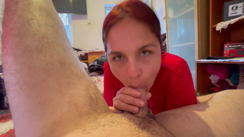 Ionut899: 开学前继女给我口交抱我