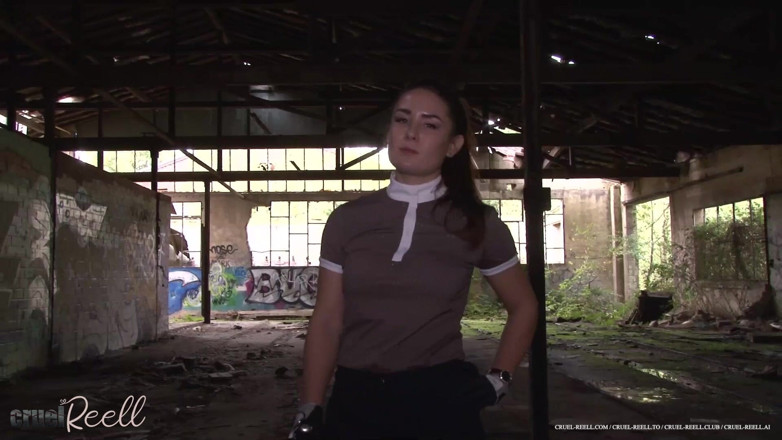 REELL - The cute Girl next door _ FemDom Reality: Cirque de Reell Vídeo