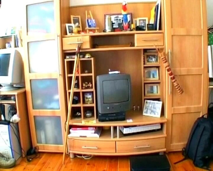 Deutsche Madchen: İri göğüslü ve dövmeli vücutlu seksi Alman piliç amına dildo...