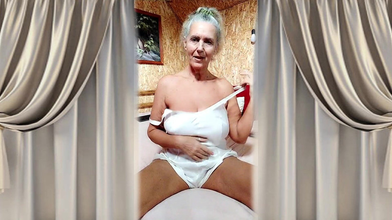 Lukerya: Fantezii stând pe un pat moale