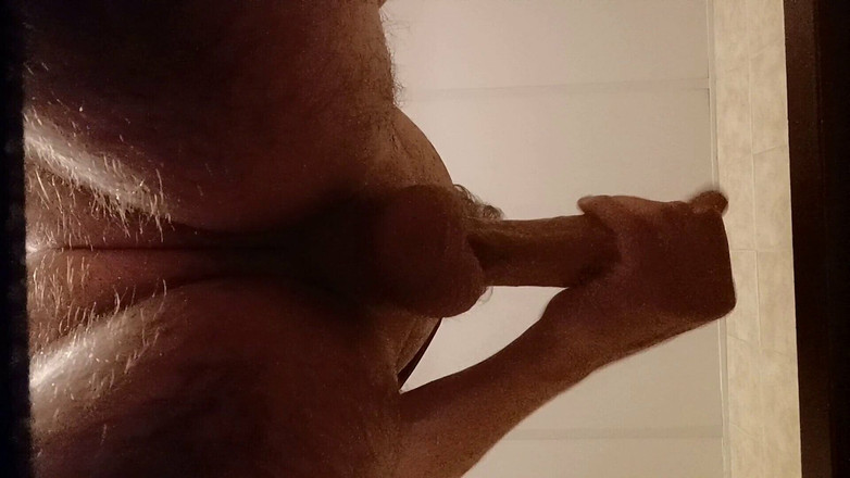 Localguy89: Chlupatý místní chlap stříká