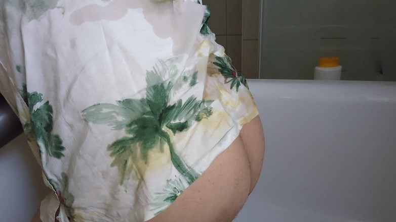 Alex Butt: Alex Bermain Dengan Kencing dan Pancutan Maninya