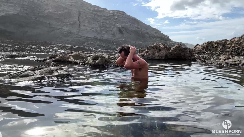 bleshporn: Натуральная обнаженная ванна Tim Blesh