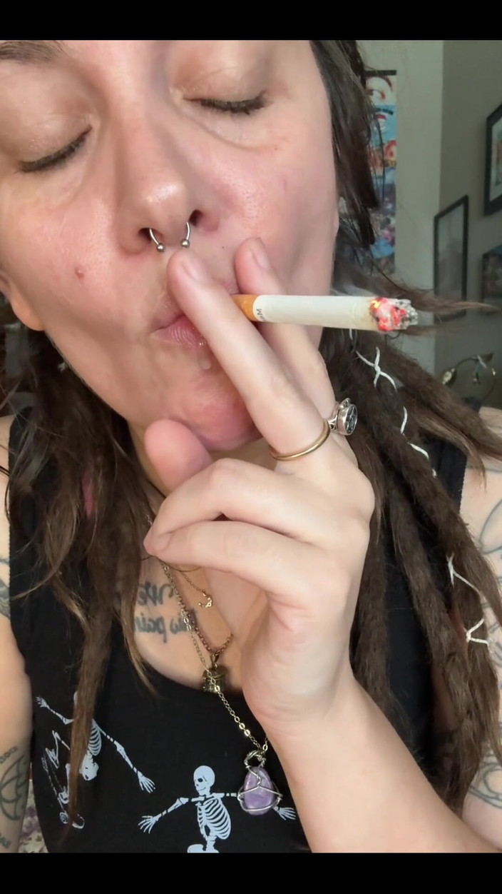 Chery Trees: Kouření kouře na tebe a slintání