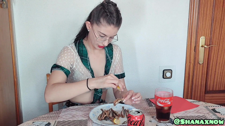 Shanaxnow: Discreetly Erupting with Fried Anchovies