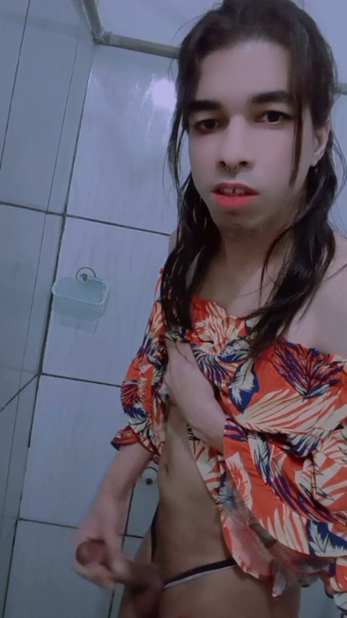 Srta. Carla: Senza piercing, vestito nuovo e con questa faccia di qualcuno...