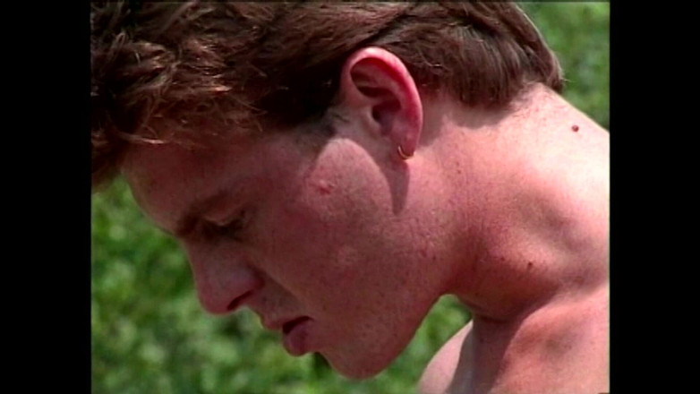 Dark Holes: Sahada çifte penetrasyonlu dörtlü seks